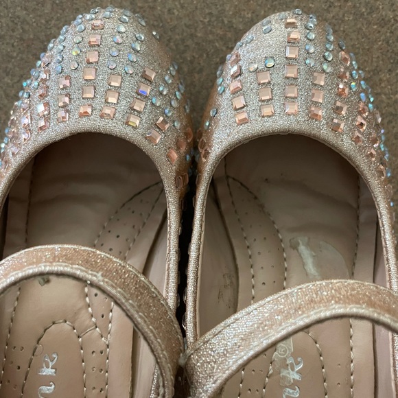 Little Link 9T brilliant jewels of rose gold and silver. One inch Wedge heels. - Picture 7 of 7